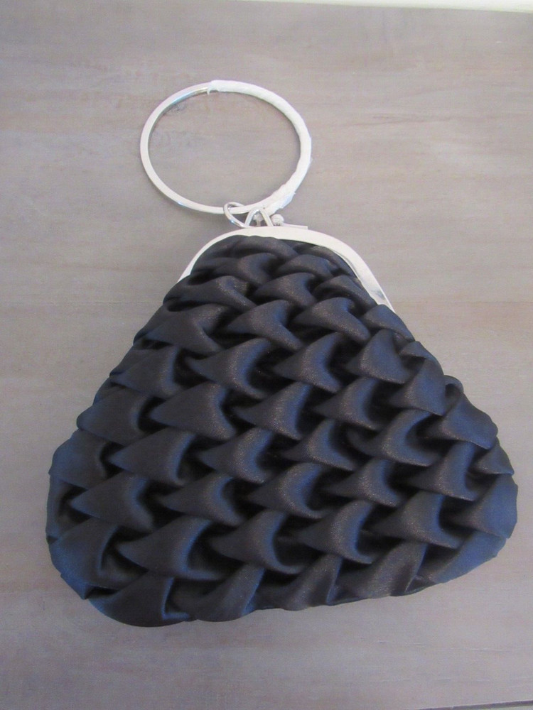 Women’s Evening Tear Drop Silver Loop Handle Black: Brand New!!