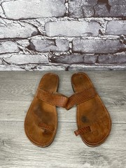 a priori Santorini’s Creation’s Brown Leather FlipFlops Sandals Women 7M US/38EU