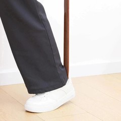 55cm Long Shoe Horn for Seniors – Beech Wood, No-Bend Design, Magnetic Base