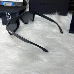 Oakley Holbrook Sunglasses Matte Black Frame Polarized Black Lens UV400 New