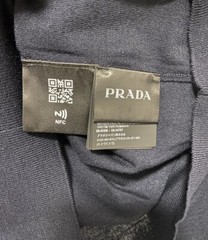 PRADA CLASSIC WOOL SWEATER in DARK BLUE. SIZE M / US 38 / IT 48. New & Authentic