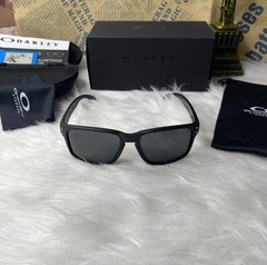 Oakley Holbrook Sunglasses Matte Black Frame Polarized Black Lens UV400 New