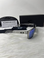Oakley Holbrook Grey Smoke Clear Frame Blue Mirror Polarized Lens Sunglasses NEW