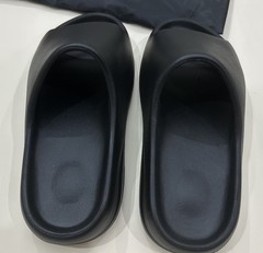 Yeezy Slides Black YS-01 Men’s Size 11
