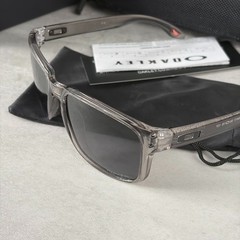 Oakley Men’s Holbrook XL Sunglasses Grey Smoke Prizm Black Polarized Lens