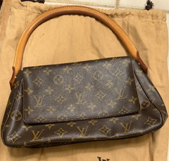 Authentic Louis Vuitton Monogram Looping bag w/ Gold Dust Bag
