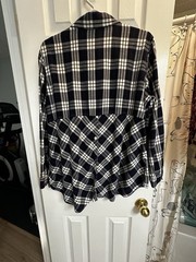 Joan Rivers Women’s Long Sleeve Button Up Blue Plaid Shirt With Side Pockets L