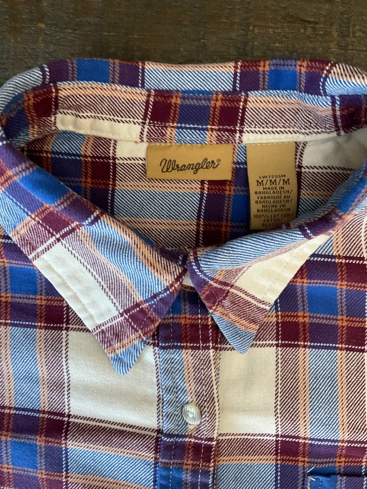 Wrangler Women’s Long-Sleeve Western Pearl Snap Plaid Blue & Maroon Shirt. Med
