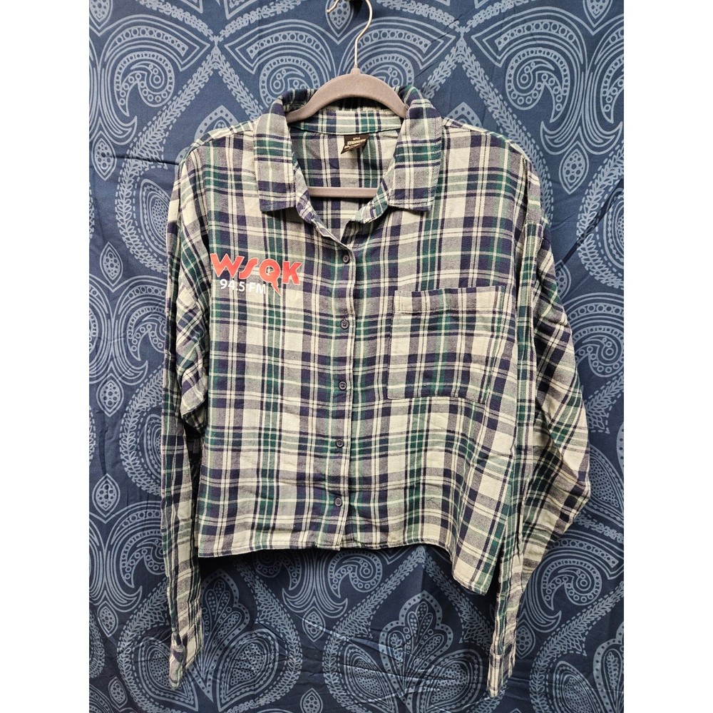 No Boundaries Stranger Things Cropped Flannel Shirt Hawkins Hitmaker Green Plaid