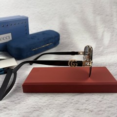 New In Box – Gucci Sunglasses