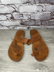 a priori Santorini’s Creation’s Brown Leather FlipFlops Sandals Women 7M US/38EU
