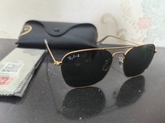Ray-Ban RB3136 001 Caravan Gold Frame G-15 Green Lenses Sunglasses