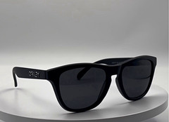 Oakley OO9245 Men’s Lightweight Square Sunglasses Black Frame Gray Tinted