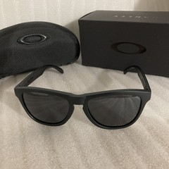 Oakley Frogskins Polarized Lens Square Sunglasses Black Lens New With Case