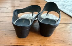 Calvin Klein Women’s Sandals Size 8 US / 38 EU / M Stylish, Comfortable & Modern
