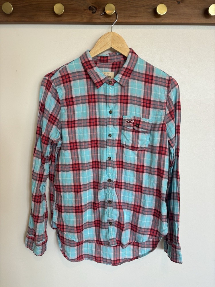 Hollister plaid long sleeve button-down shirt in turquoise, red, and navy Size M