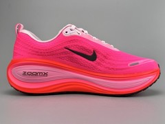 Vomero Plus Hyper Pink Bright Crimson HV8154-604