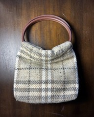 👀 Rare! Burberry Mini – Wool Heather Check – Leather Loop Handle – Mint Cond 👀